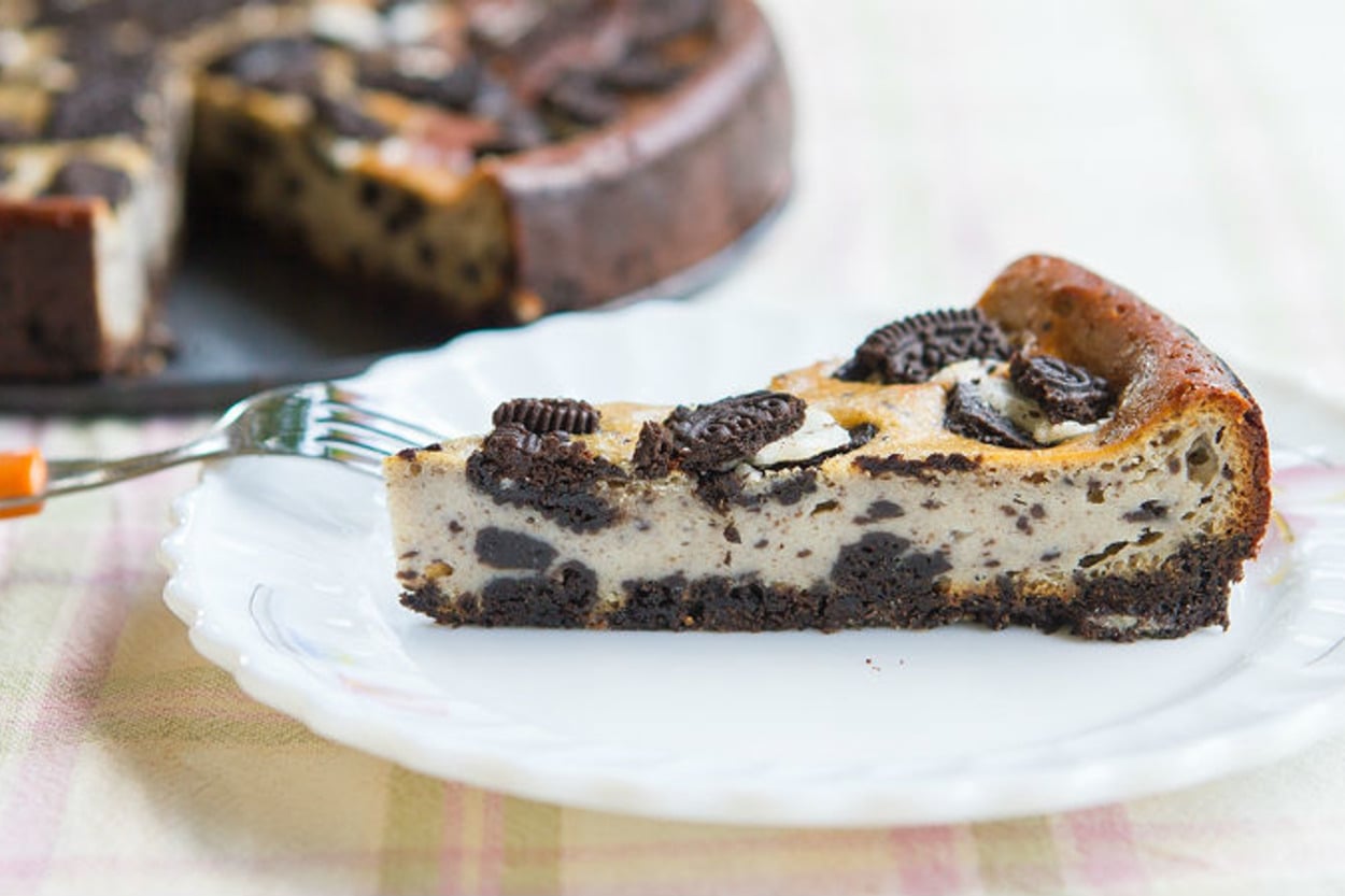Üç Tarafı Kurabiyeli: Oreo Cheesecake