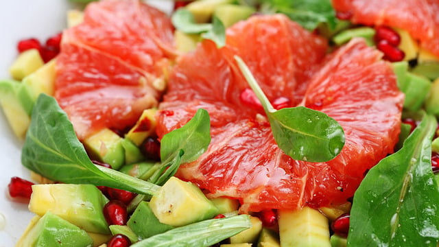 Tazelik ve Sağlık: Greyfurtlu Avokado Salatası