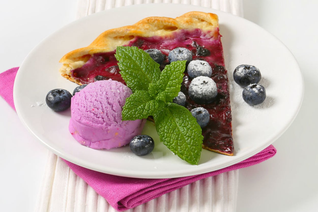 Tatlı ve Renkli: Yaban Mersinli Kolay Tart