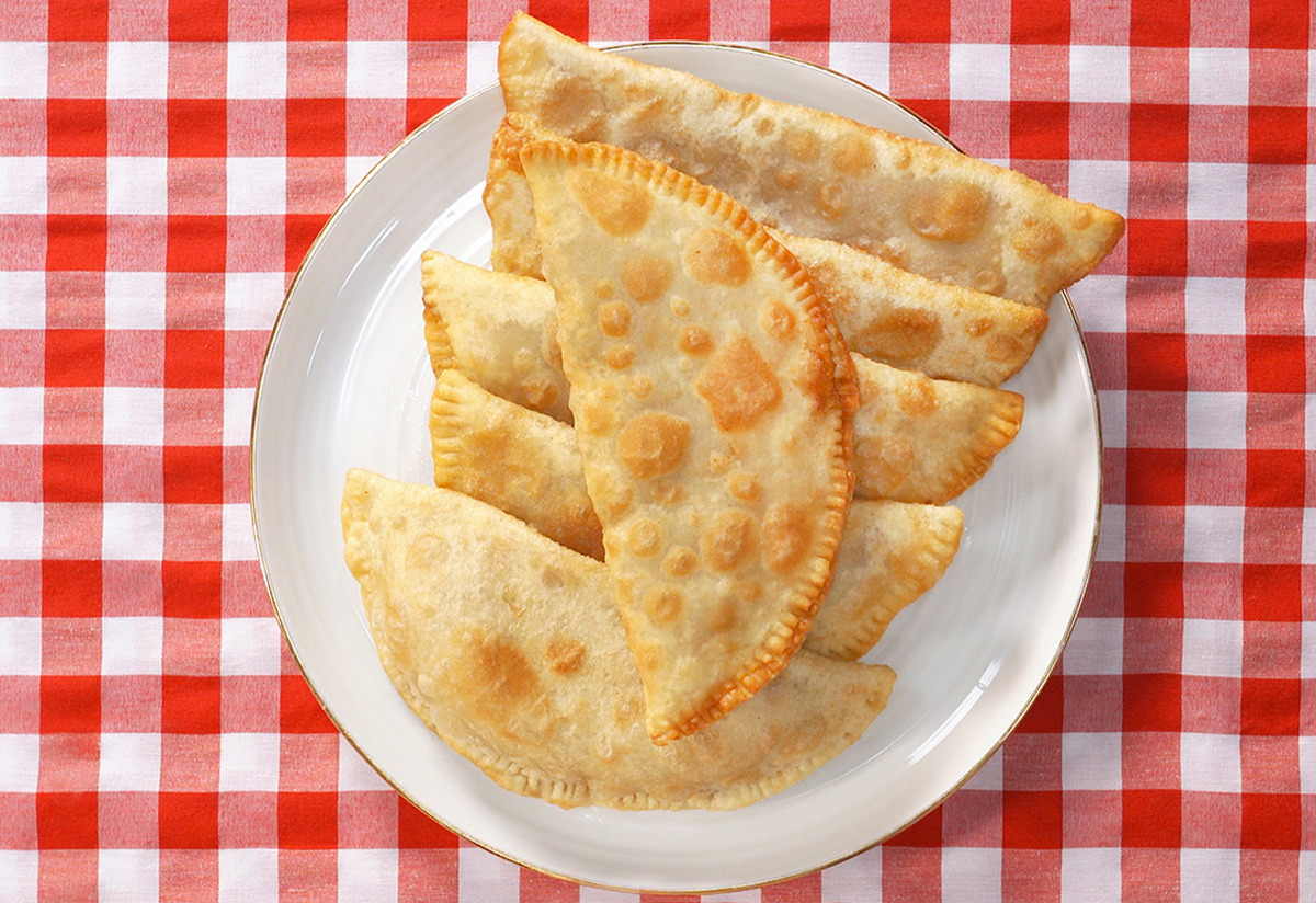 Muazzam Çıtırlık: Çibörek (Çiğ Börek) Tarifi