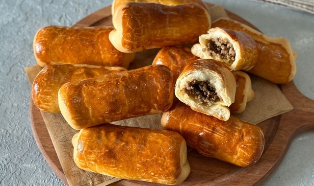 Ayran Dile Gelir: Kıymalı Poğaça