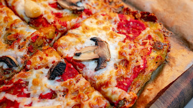 Hamur Yoğurmadan: Patates Tabanlı Pizza