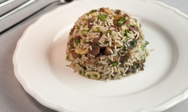 Nebahat'in Tarifi: Kuzu Etli Bademli İç Pilav (Haşu)