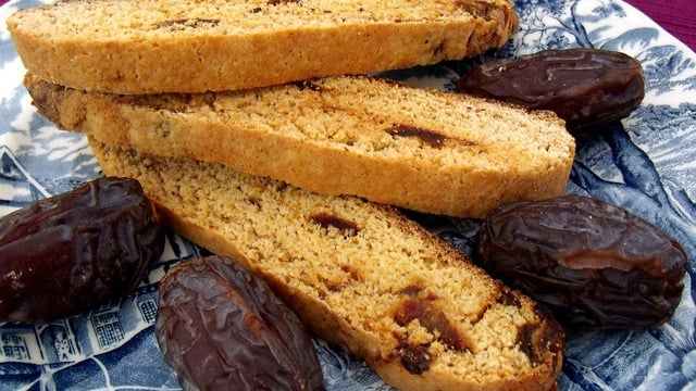 Yemekyolculuğu'ndan: Hurmalı Biscotti