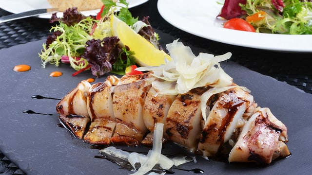 Denizin İncisi: Kalamar Dolması