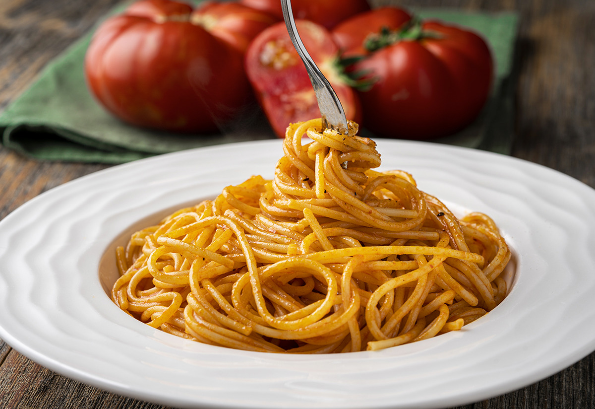 Herkes Ona Bayılıyor: Domates Soslu Spaghetti Tarifi