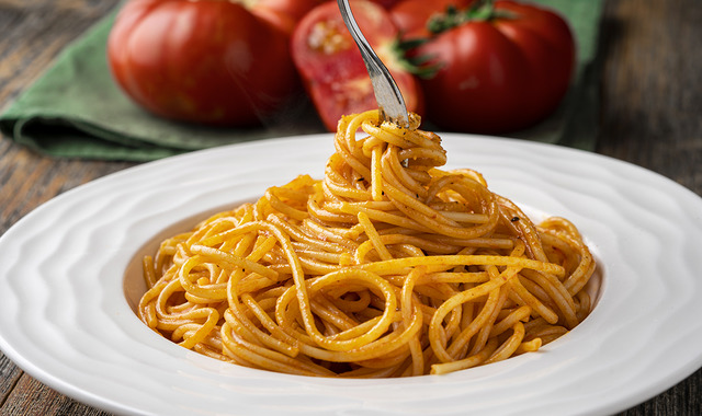 Herkes Ona Bayılıyor: Domates Soslu Spaghetti