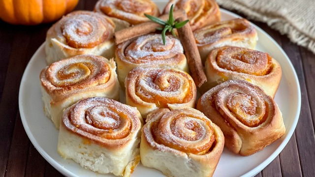 Tarçınlısıyla Yarışır: Bal Kabaklı Çörek