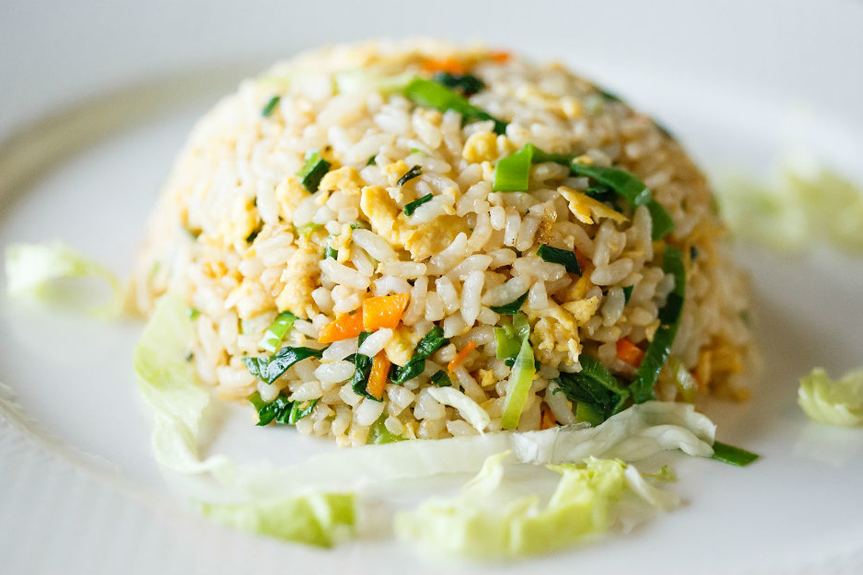Bir Etli Pilav Değil Ama: Yumurtalı Çin Pilavı
