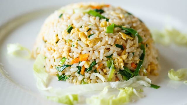 Bir Etli Pilav Değil Ama: Yumurtalı Çin Pilavı