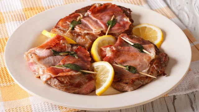 İtalyan İşi: Saltimbocca Alla Romana (Pastırmalı Tavuk)