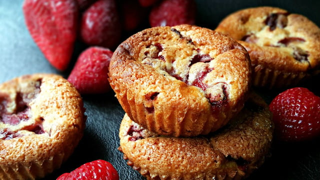 Bahar Tadında: Yoğurtlu ve Çilekli Muffin