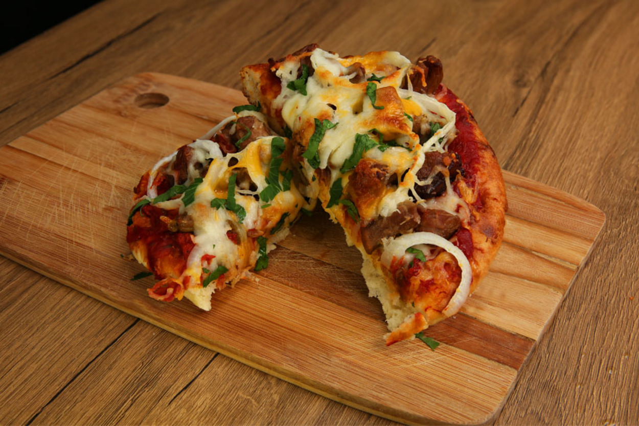 Türk İşi: Tırnak Pideden Kolay Pizza