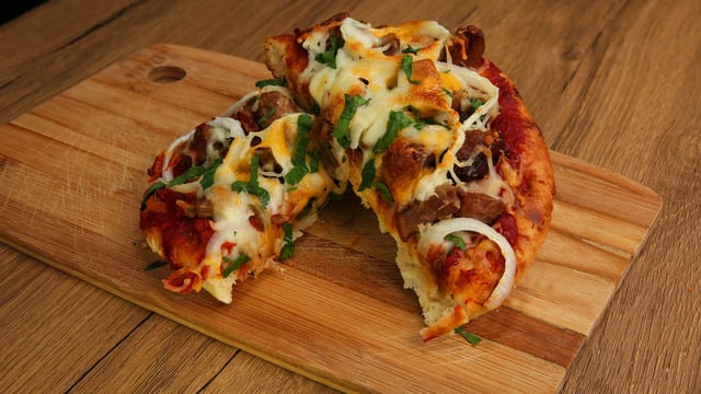 Türk İşi: Tırnak Pideden Kolay Pizza