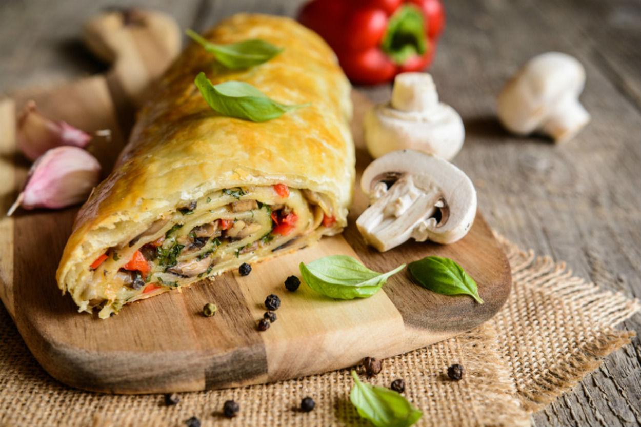 Protein Mantardan: Sebzeli Milföy Rulosu