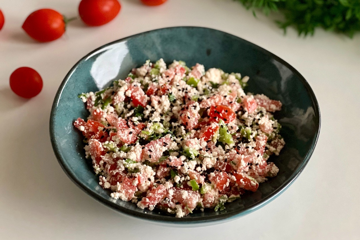 En Hafifleri: Çökelek Salatası