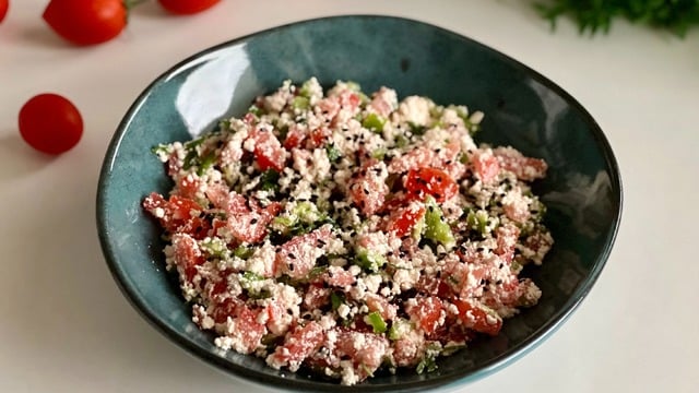 En Hafifleri: Çökelek Salatası