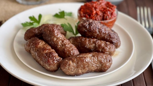 Balkan Köftesi: Cevapcici
