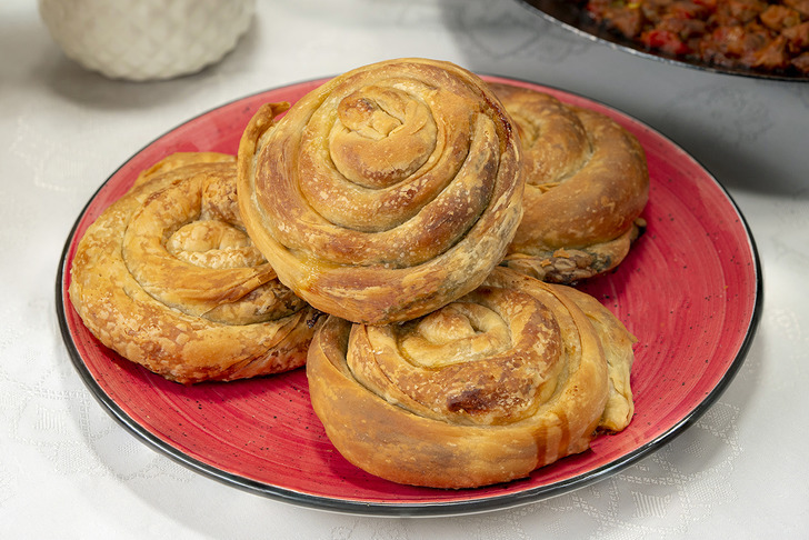 El Açması Ispanaklı Börek Tarifi