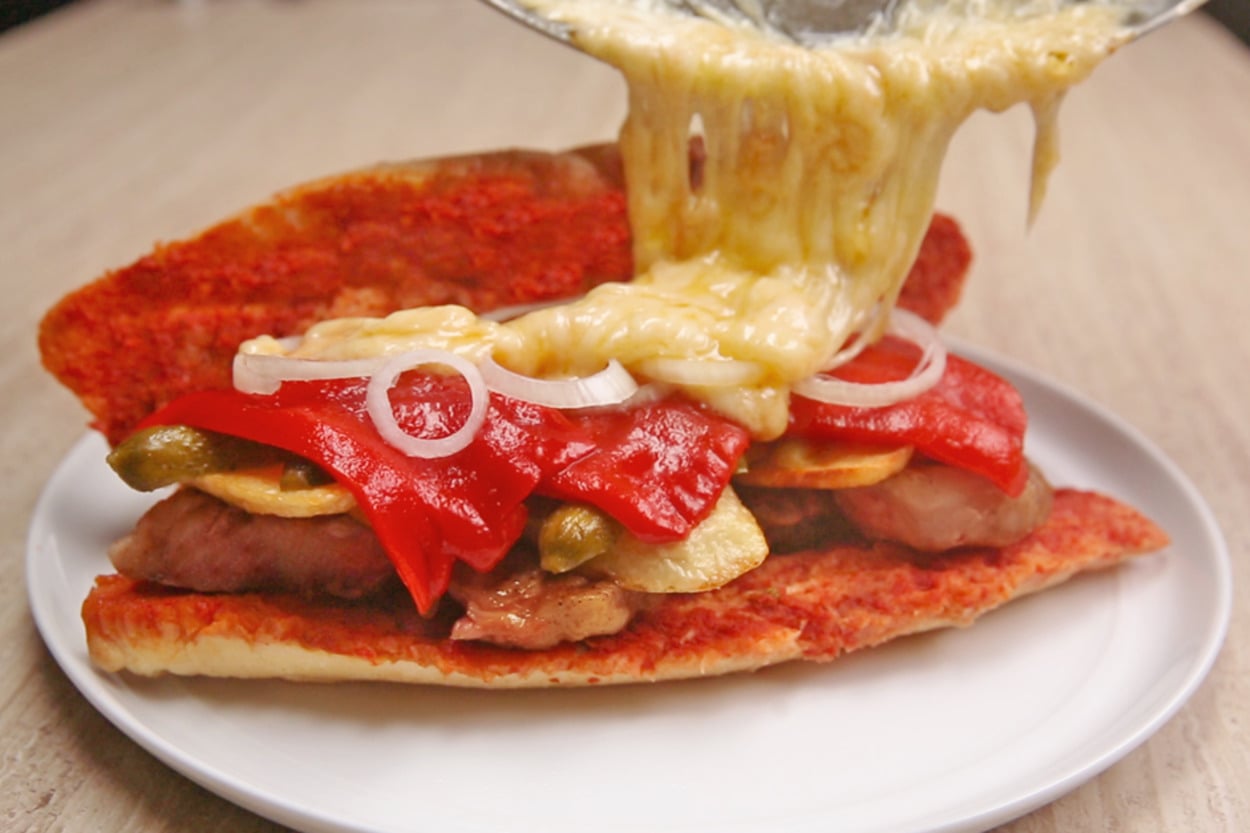 Doymak Ne Kelime: Pirzolalı Dev Sandviç