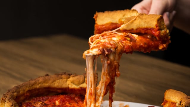 Usulü Chicago'dan: Türk İşi Deep Dish Pizza