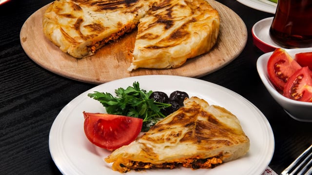 Hayırlı Ramazanlar: Pratik Sahur Böreği