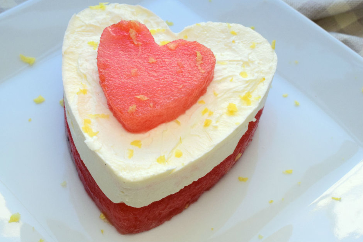 İki Lezzet Bir Arada: Karpuz Tabanlı Cheesecake