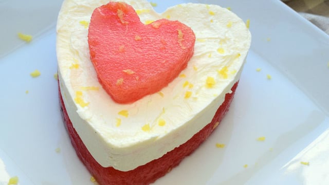 İki Lezzet Bir Arada: Karpuz Tabanlı Cheesecake