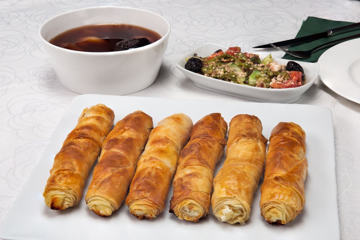 Sahurda İyi Gider: Peynirli Kalem Börek & Kuru Meyve Hoşafı
