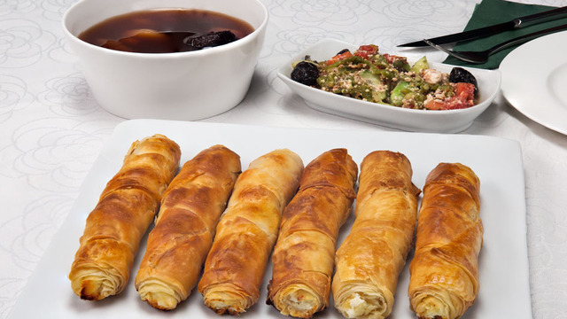 Sahurda İyi Gider: Peynirli Kalem Börek & Kuru Meyve Hoşafı