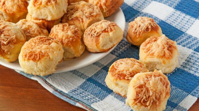 Çayın Havalı Atıştırmalığı: Peynirli Mini Scone