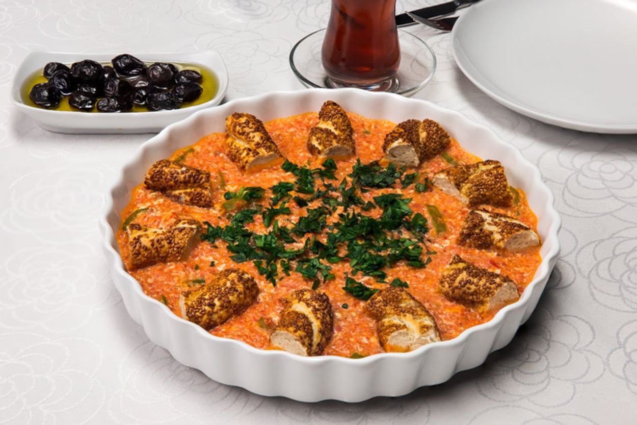 Banmalara Doyum Olmaz: Menemenli Simit Kebabı