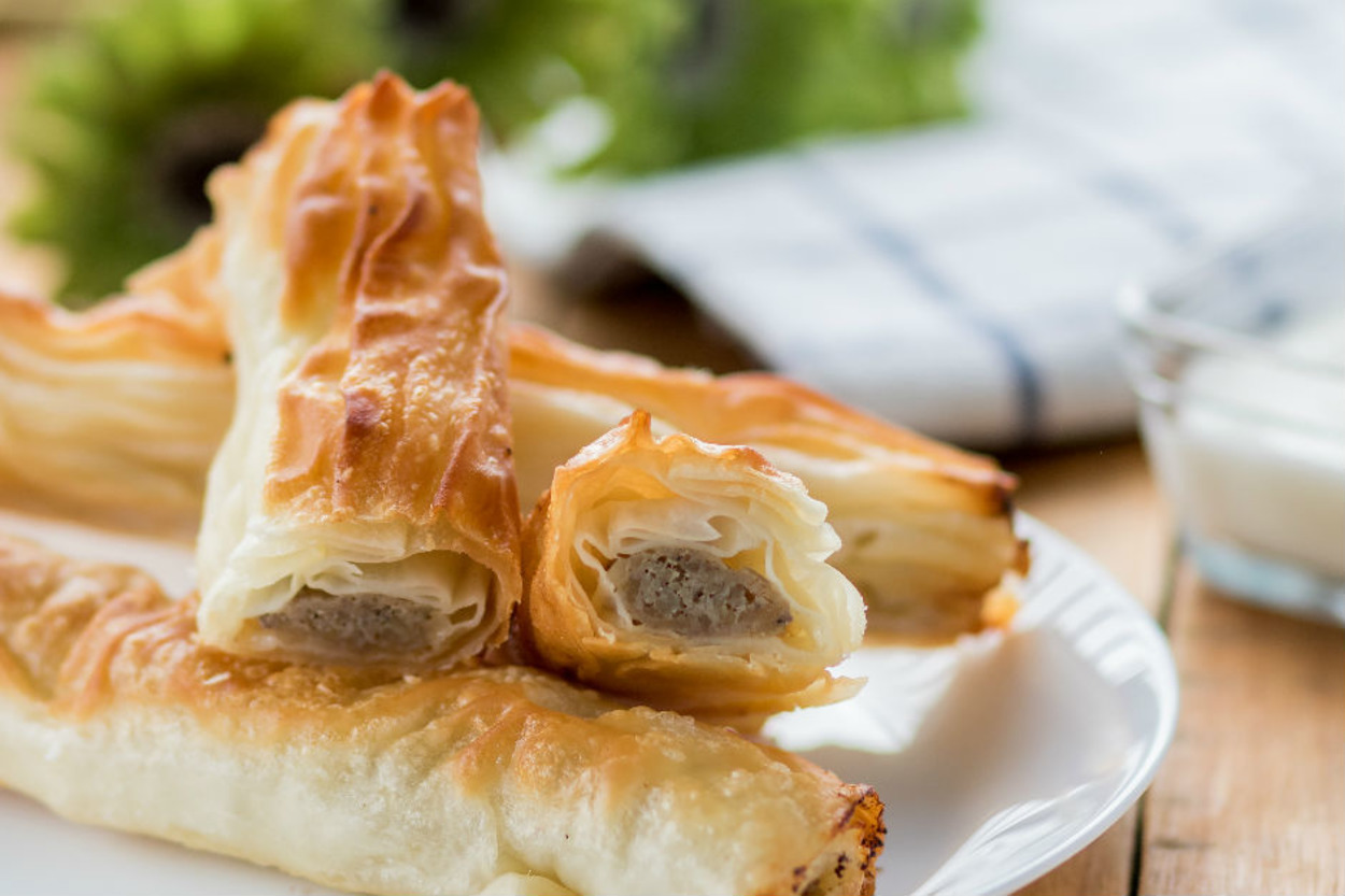 Keyfi Bol: Kıymalı Rulo Börek