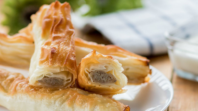 Keyfi Bol: Kıymalı Rulo Börek