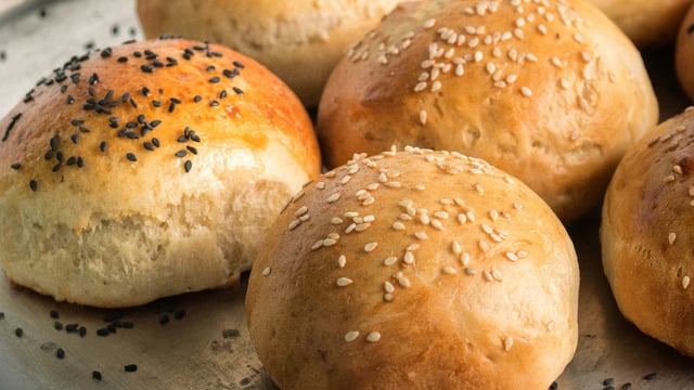 Yumuşacık Dokusuyla: Kolay Hamburger Ekmeği