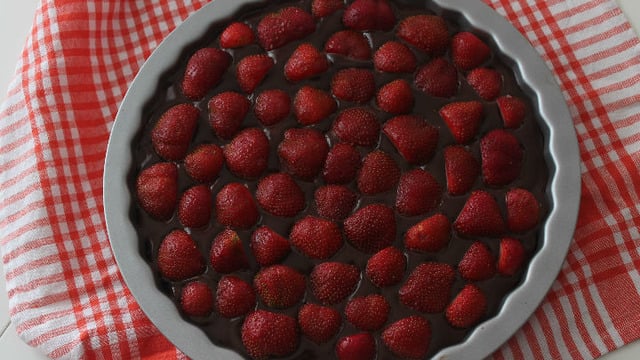 Çilek ve Çikolata Sevenlere: Oreolu Pratik Tart