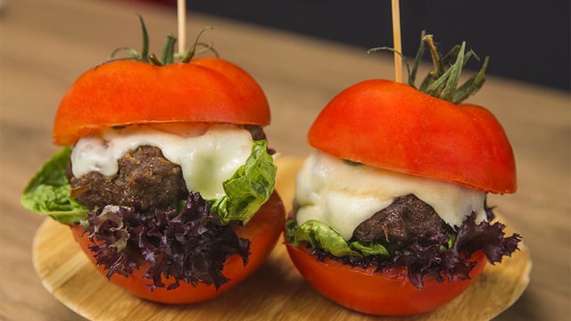 Ekmeksiz: Domates Burger