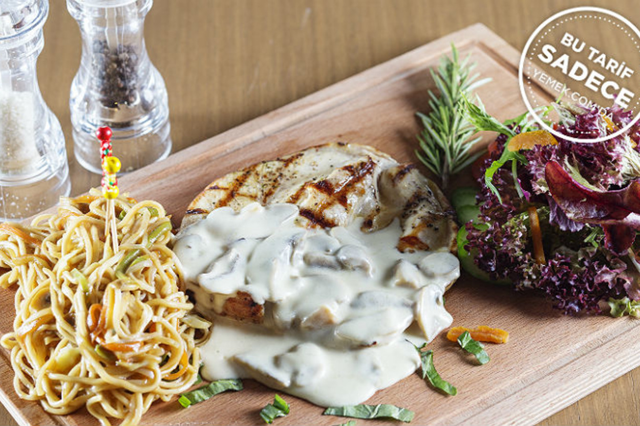 Barnie's Coffee Kitchen'dan: Parmesan Soslu Tavuk