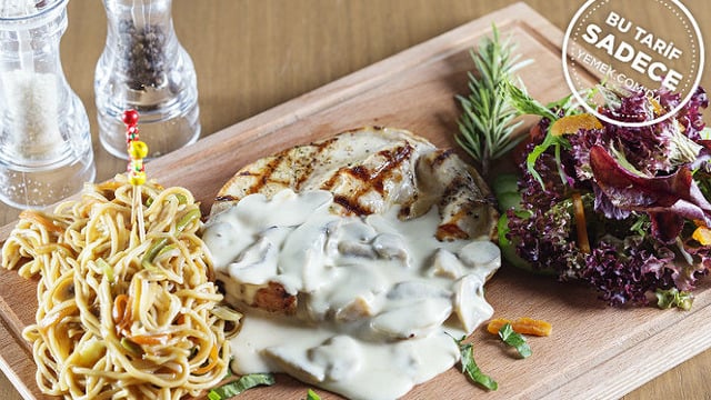 Barnie's Coffee Kitchen'dan: Parmesan Soslu Tavuk