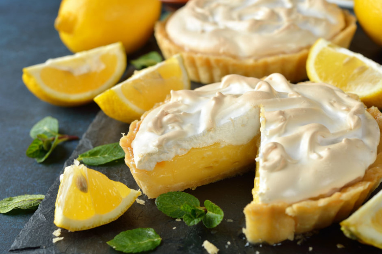 Limon Aşkına: Mini Limonlu Mereng Turta