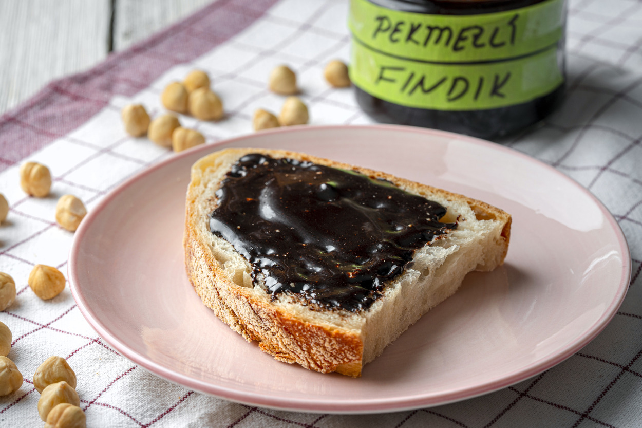 Sür Sür Ye: Pekmezli Fındık Kreması