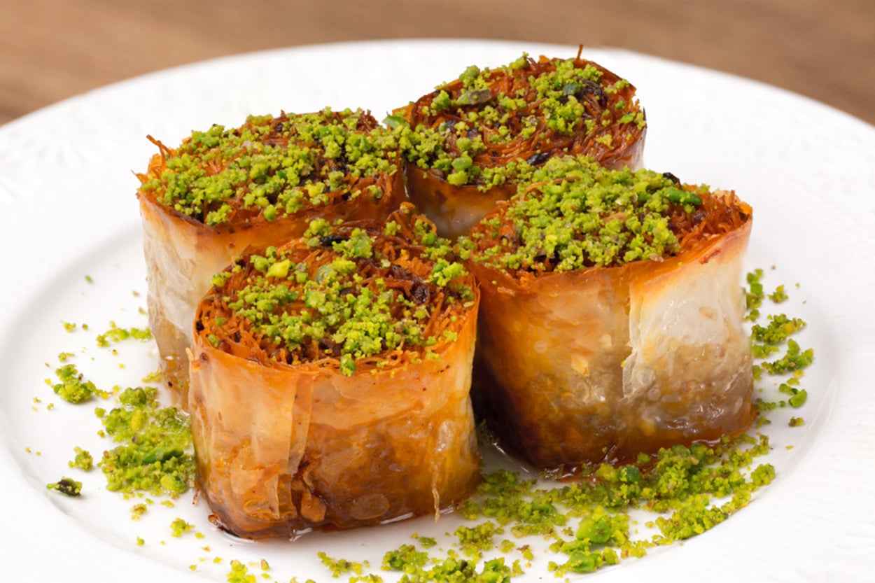 Çıtırlığın Resmi: Baklava Yufkasında Kadayıf Sarma