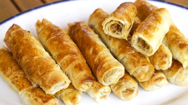 O Bir Klasik: Kıymalı Patatesli Börek