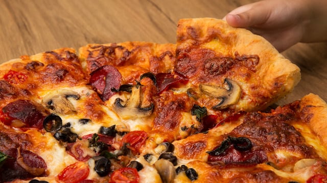 İşte Bu Kadar Kolay: Öykü'nün Ev Yapımı Pizzası