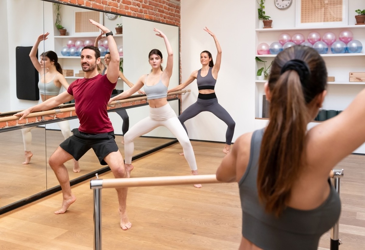 Evde Kolayca Yapılan En Etkili Squat Hareketleri Tarifi